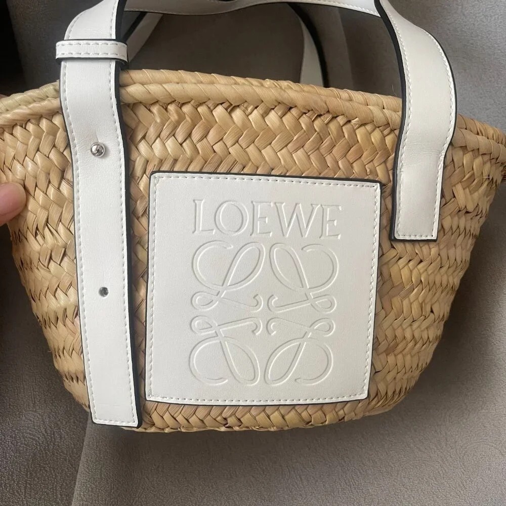 🎊Loewe Natural & White Tote Bag - Picture 6 of 8